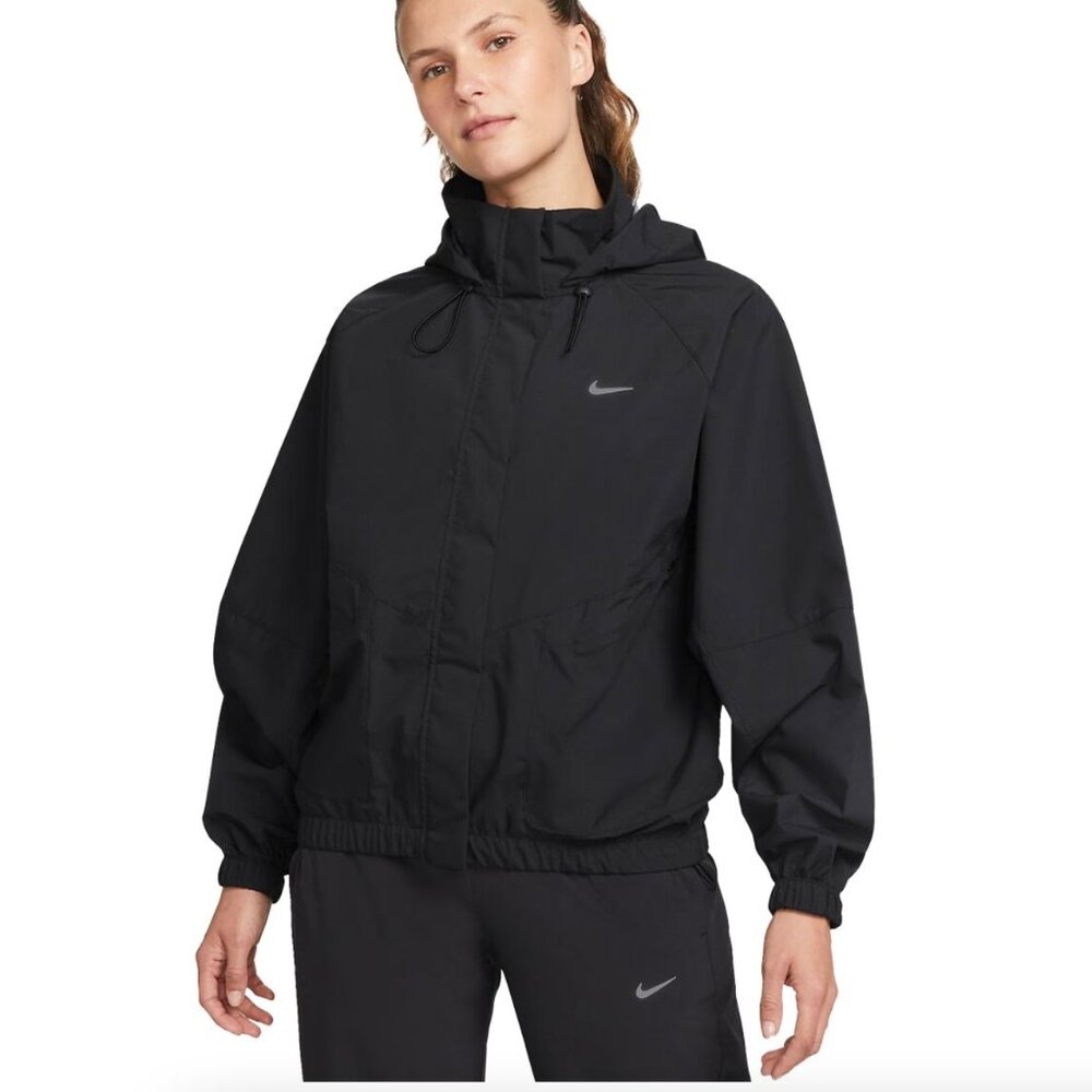 Nike Women's Storm-FIT Swift Running Jacket, Black, Medium
